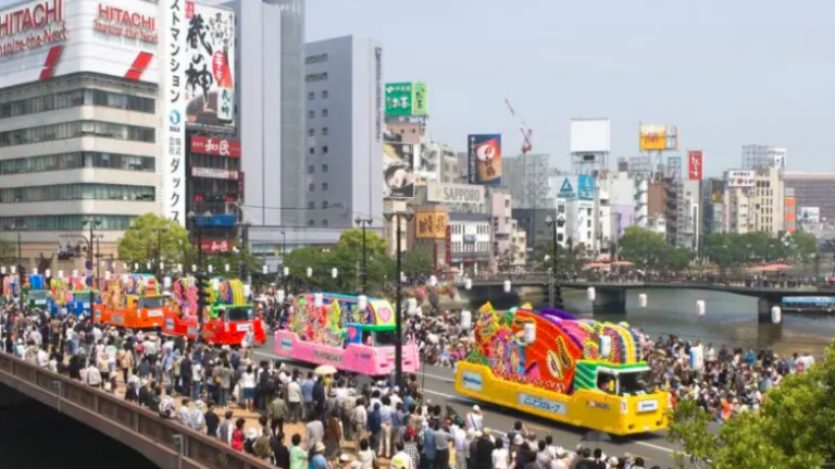博多どんたく港まつり風景