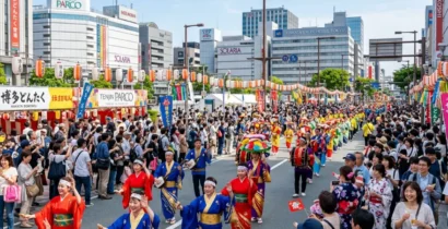博多どんたく港まつり周辺のホテルランキング 天神パレード会場の様子